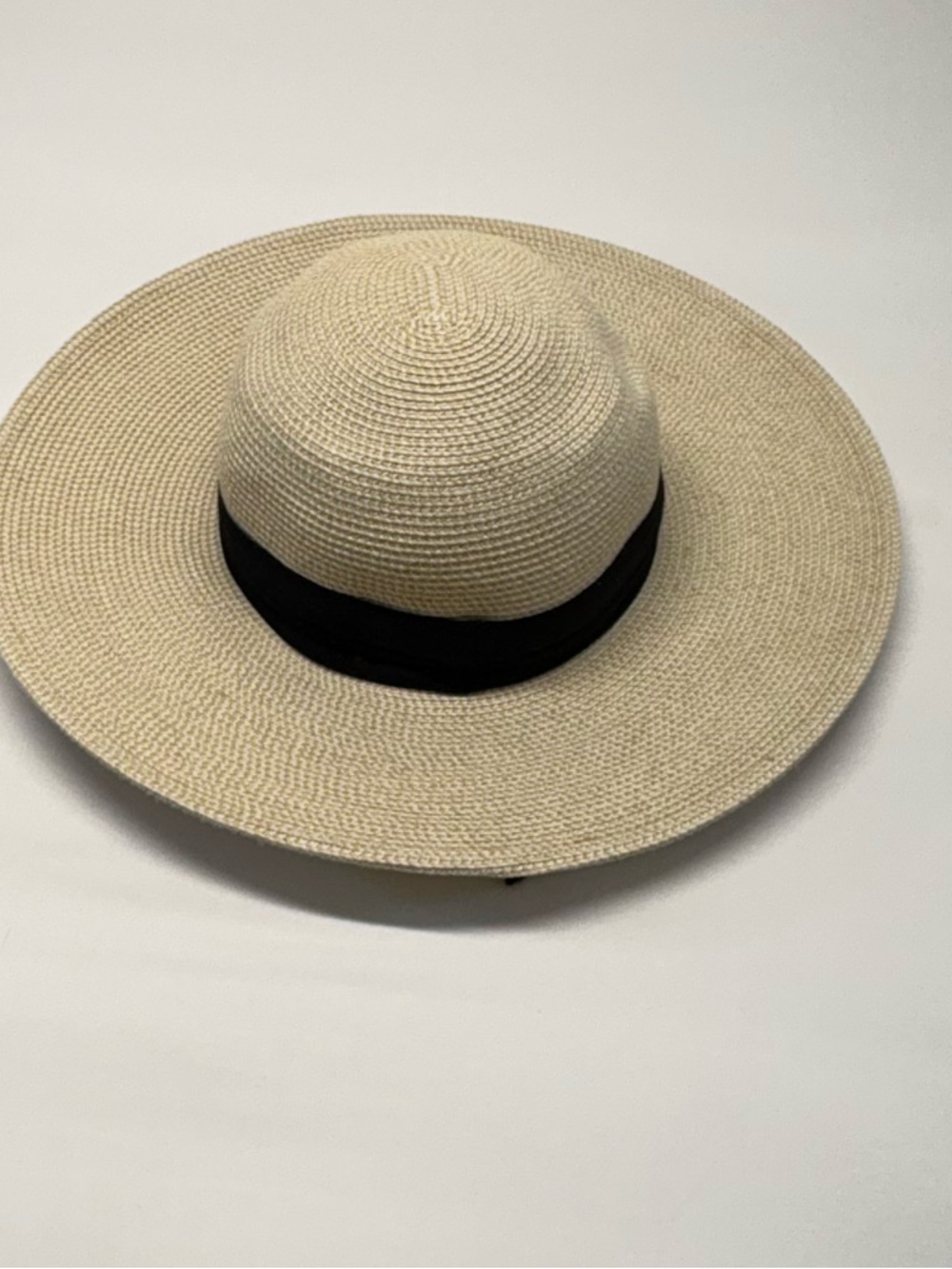 Solar Escape Wide Brim Straw Sun Hat - UPF 50+ Protection - Like New!